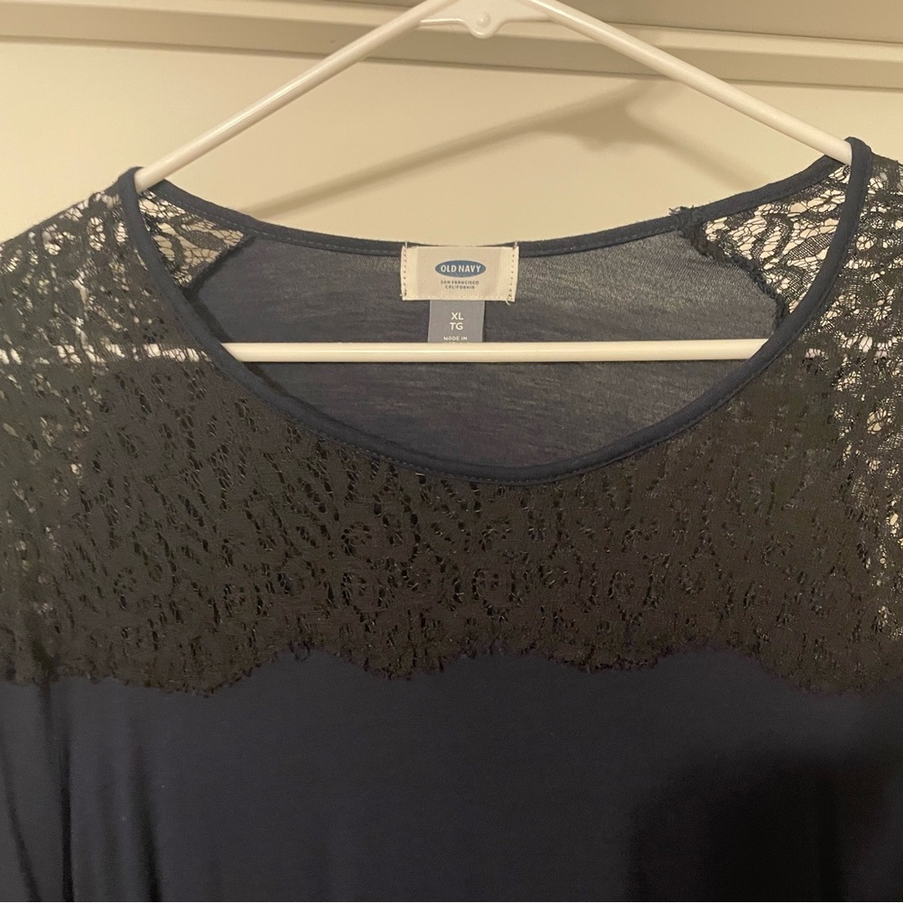Old Navy Women's Long Sleeved Top - Picture 3 of 4